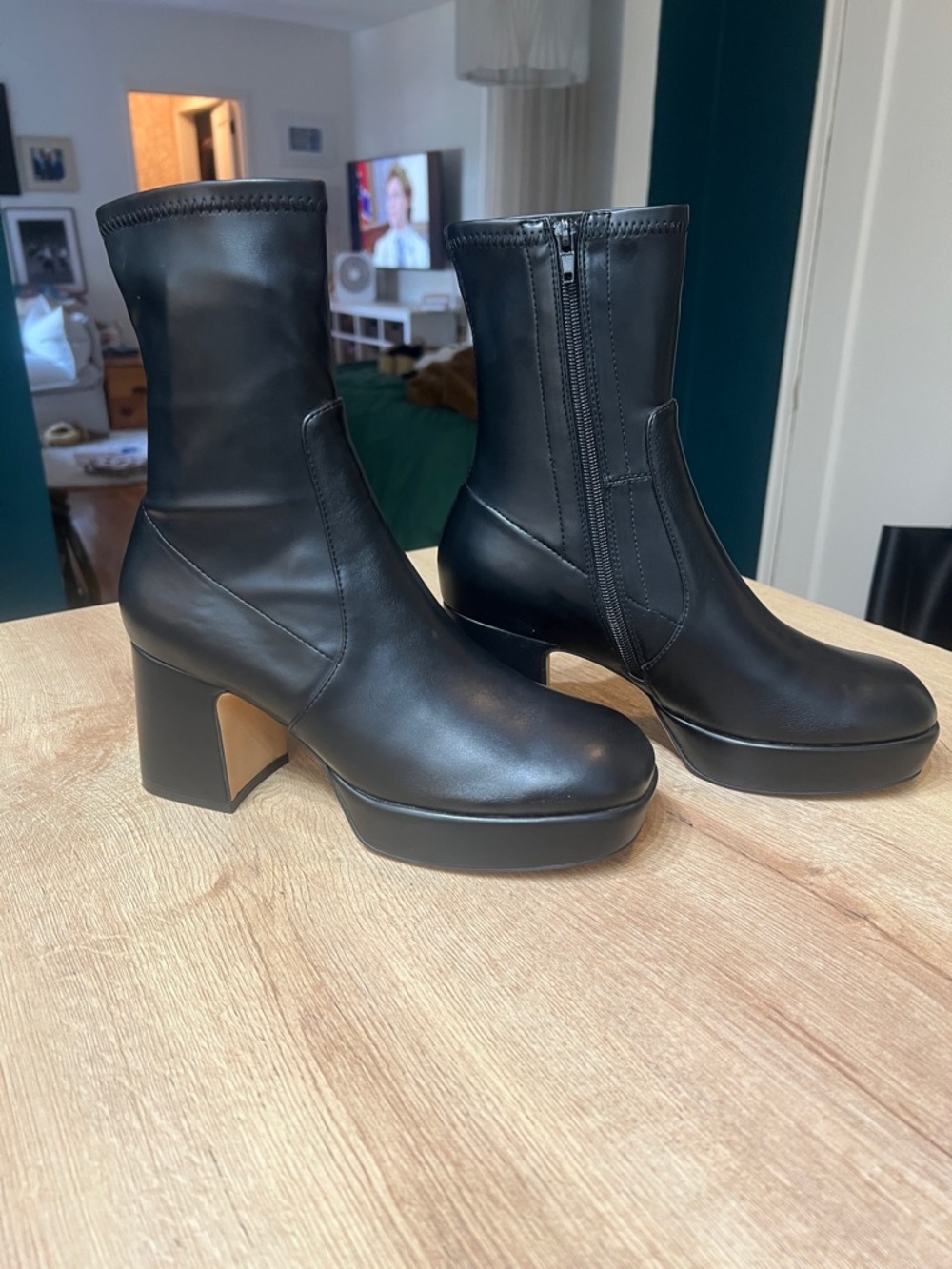 ***NEVER WORN*** silent D Black Platform Block Heel Ankle Boots with Side Zip